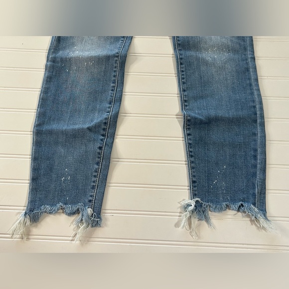 NWT Judy Blue Bleach Splash Mid Rise Shark Bite Skinny Jeans - Picture 12 of 14